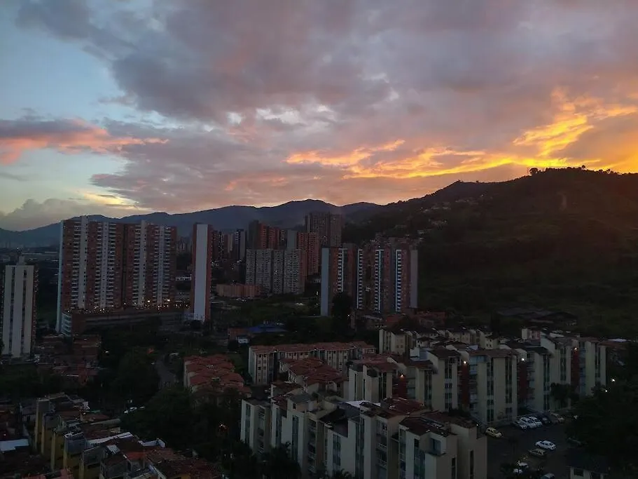 Apartamento Amoblado Completo -Vista Espectacular Medellin 0*,